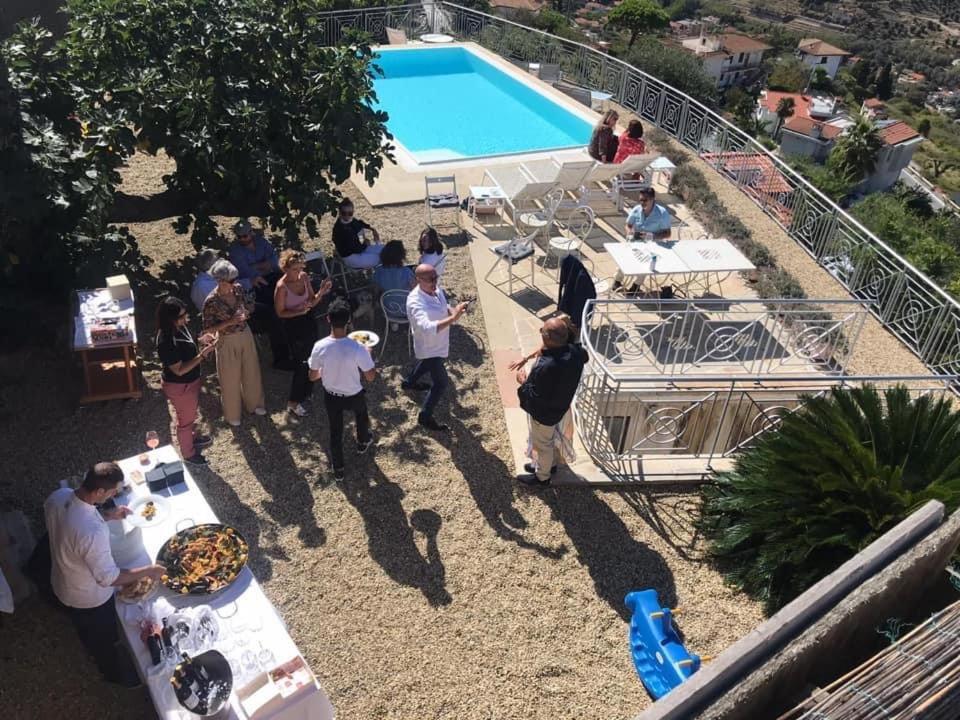 בורדיגרה Villa Gaia - Luxury Villa, Pool & Wellness Rooms מראה חיצוני תמונה