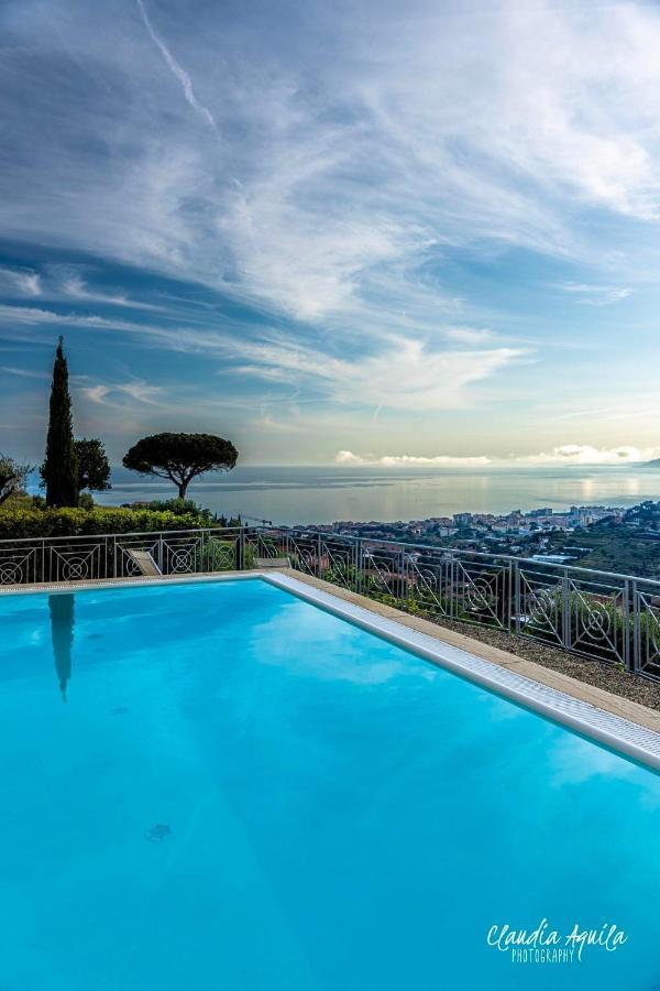 בורדיגרה Villa Gaia - Luxury Villa, Pool & Wellness Rooms מראה חיצוני תמונה