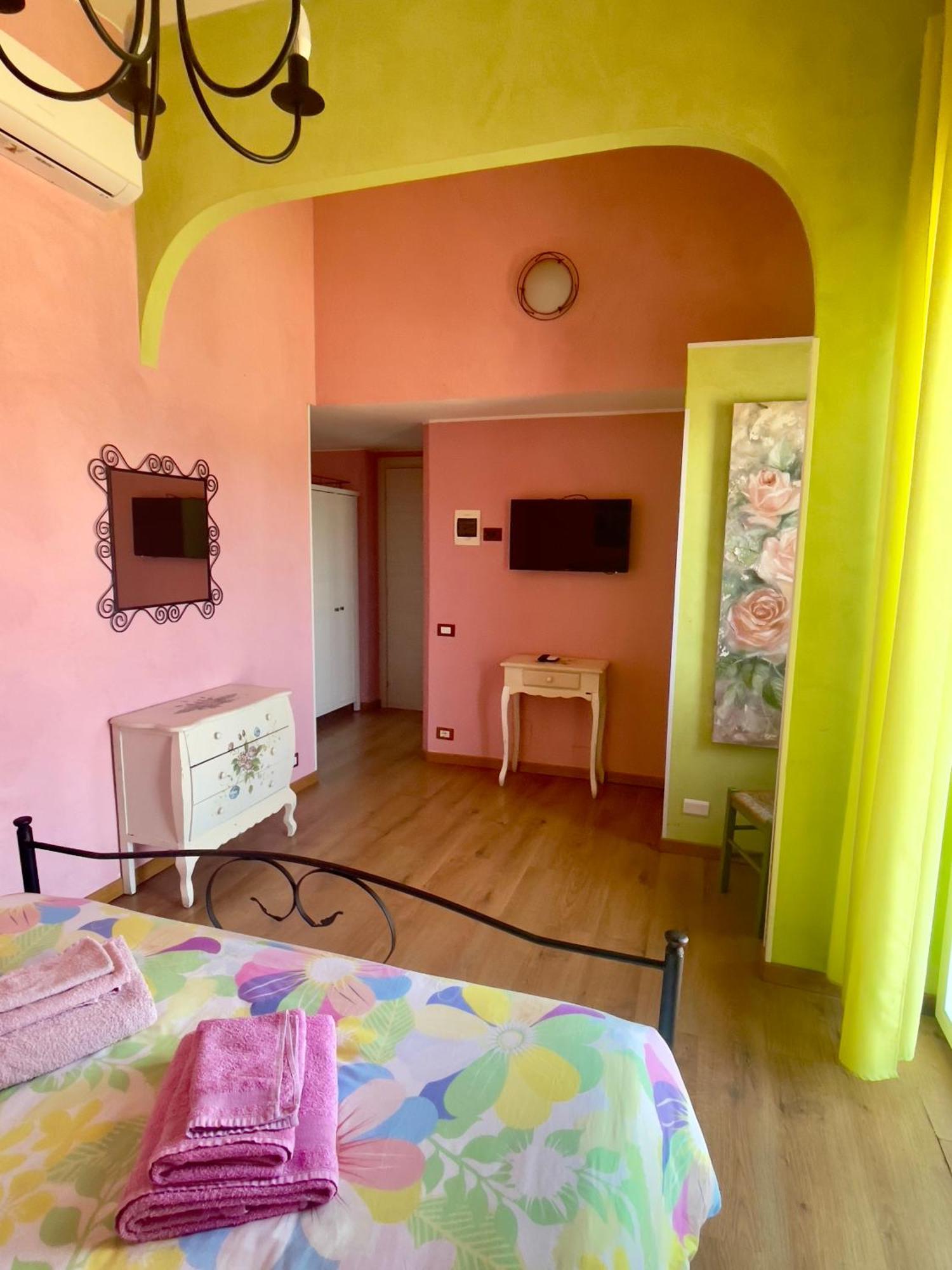 בורדיגרה Villa Gaia - Luxury Villa, Pool & Wellness Rooms מראה חיצוני תמונה
