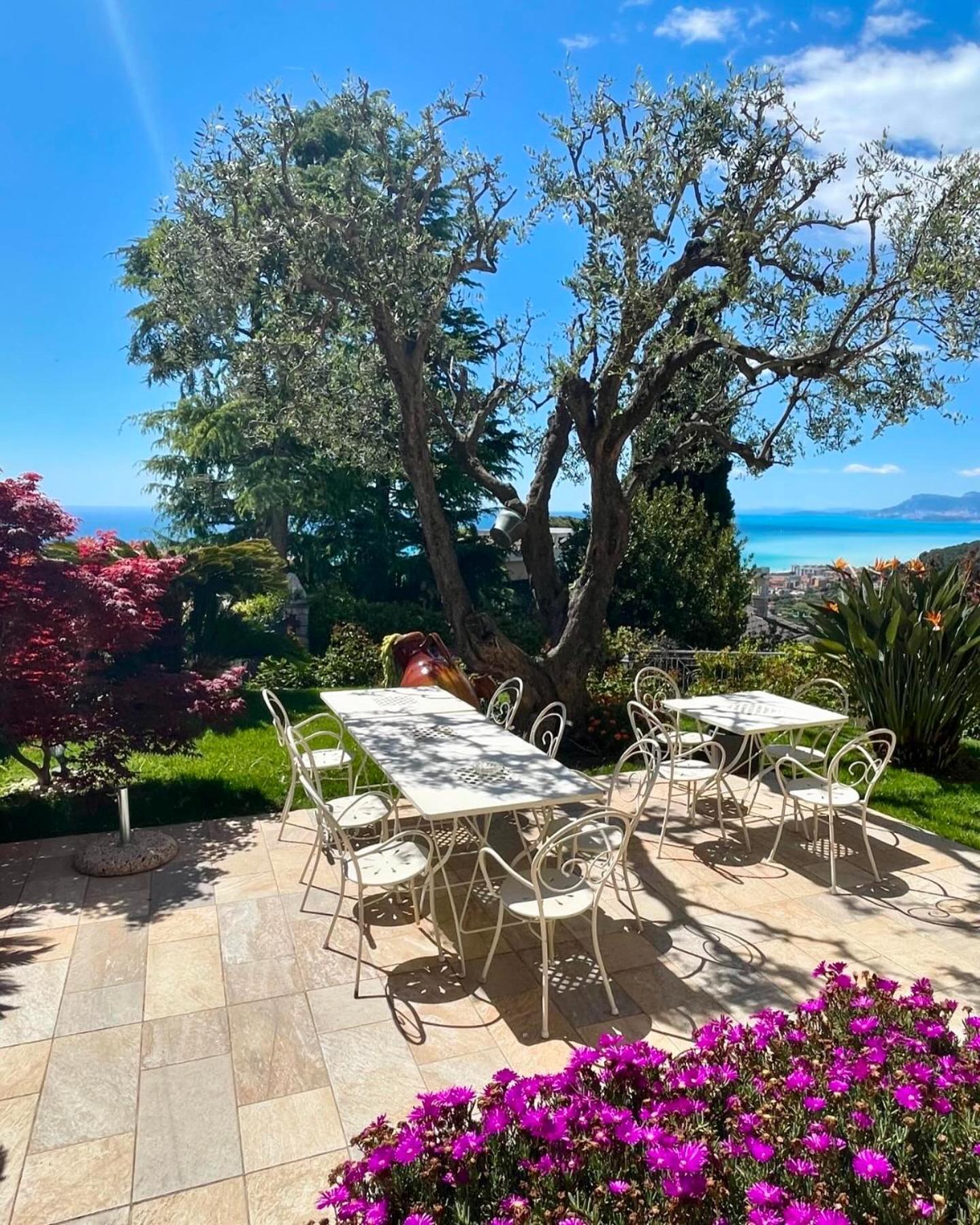 בורדיגרה Villa Gaia - Luxury Villa, Pool & Wellness Rooms מראה חיצוני תמונה
