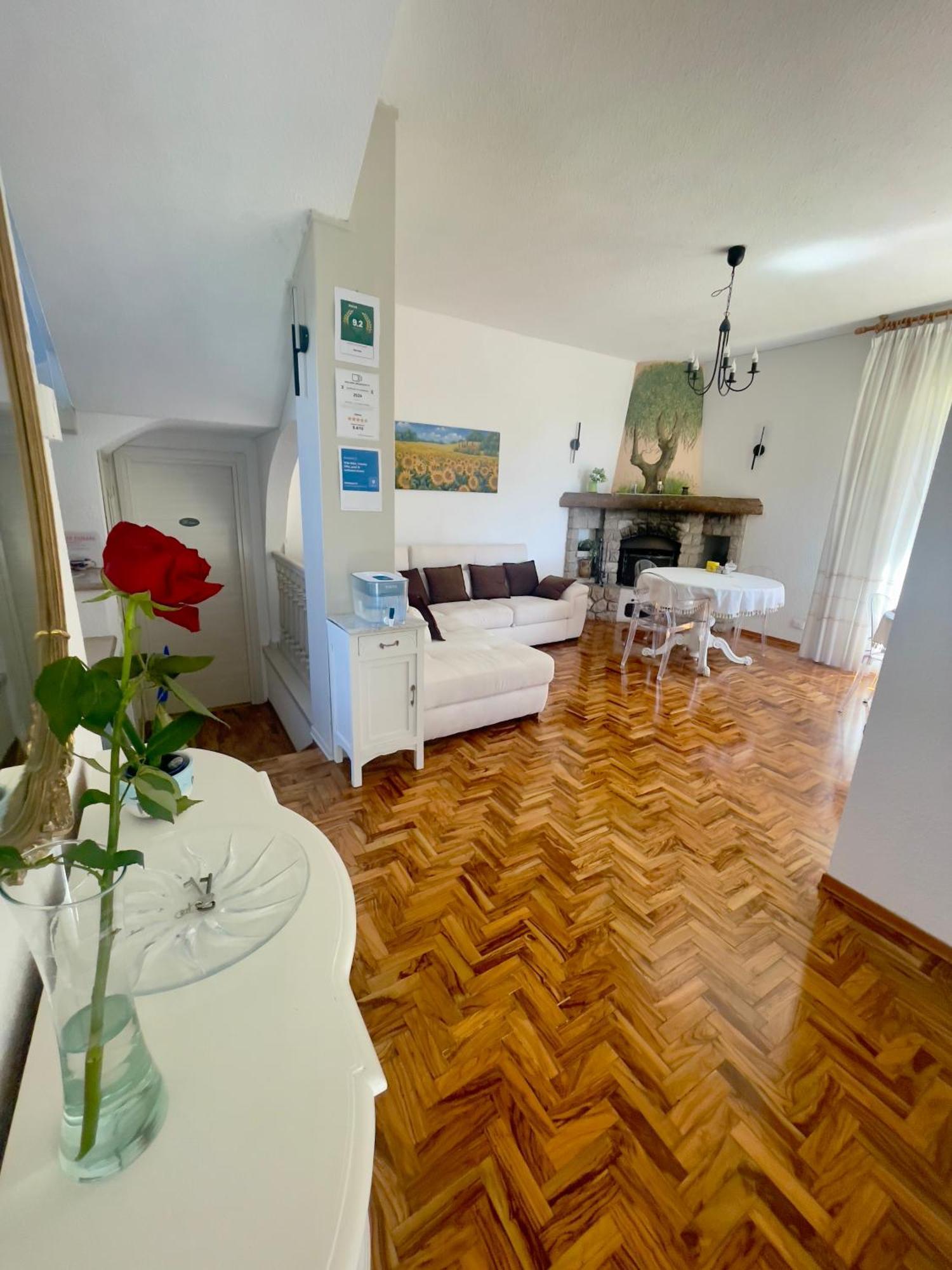 בורדיגרה Villa Gaia - Luxury Villa, Pool & Wellness Rooms מראה חיצוני תמונה