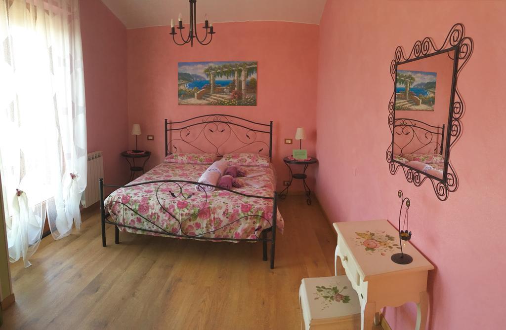 בורדיגרה Villa Gaia - Luxury Villa, Pool & Wellness Rooms מראה חיצוני תמונה